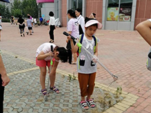 倡導(dǎo)垃圾分類，共建美好家園 青島永旺環(huán)保公益活動