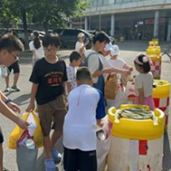 益起來 更潔凈 — 青島永旺2024年大型衛(wèi)生清掃活動