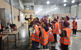 學(xué)習(xí)東南亞水果知識—七色花體驗營走進都樂食品加工廠